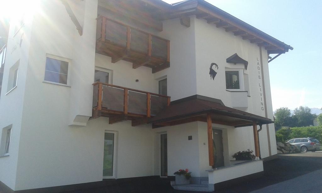 דירות Ladis Living מראה חיצוני תמונה